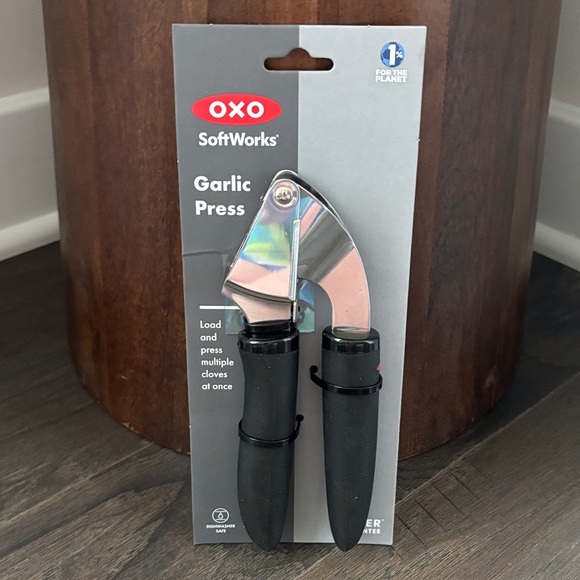 OXO SoftWorks Garlic Press,load multiple cloves,non slip handles,dishwasher safe - Picture 1 of 5
